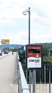 Radverkehrszählstelle mit Bike Display in Koblenz, Kurt-Schumacher-Brücke